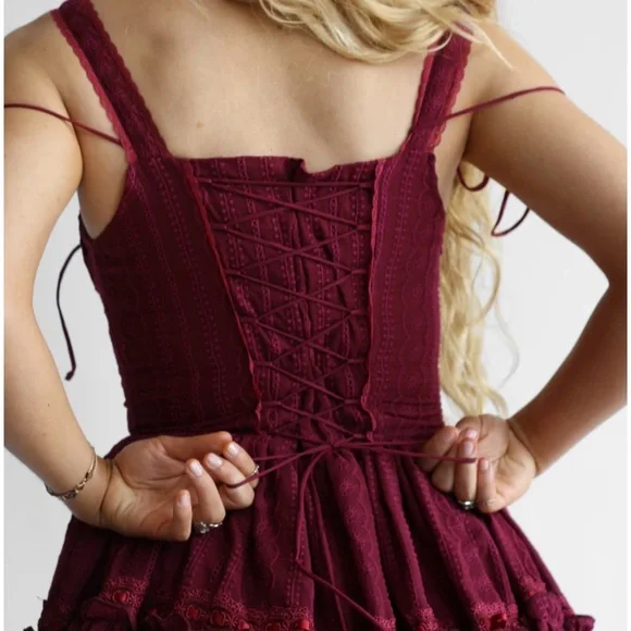 Wildrose and sparrow: The Fae Dress in Garnet 1x - Picture 4 of 4